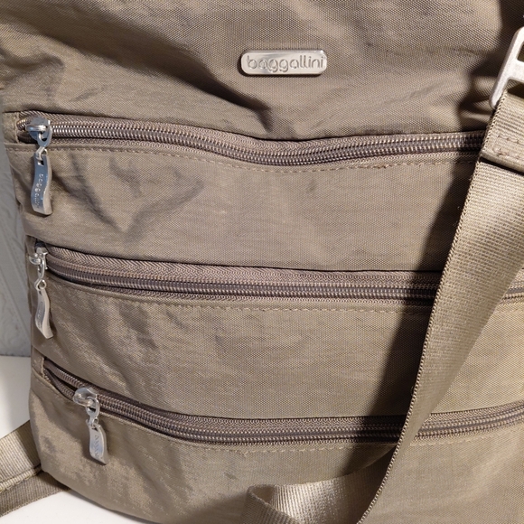 Baggallini Olive Crossbody Bag 11x11 - Picture 15 of 15